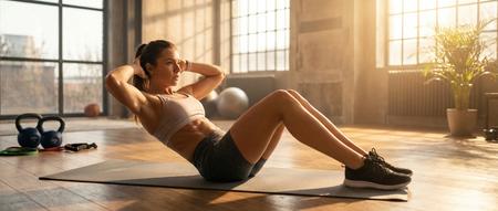 Übungen für einen flachen Bauch Übungen für einen flachen Bauch